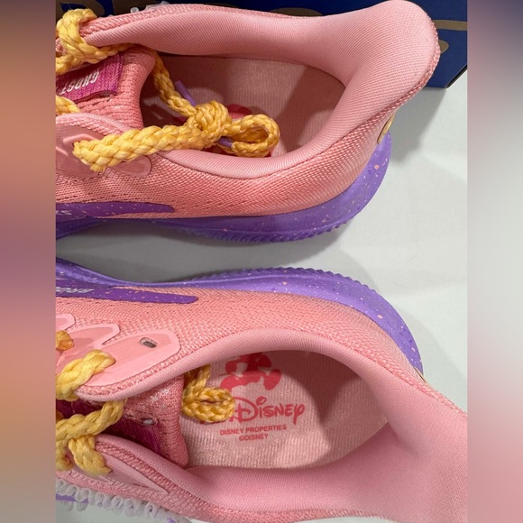 RunDisney Rapunzel Brooks Ghost 17  - Women’s 13 - Brand New In Box - Picture 5 of 7